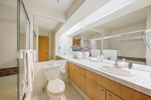 Palisades Tahoe Lodge Rentals Studio Loft #338