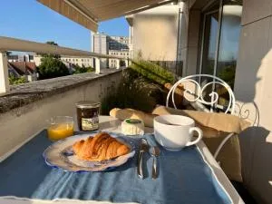 Eiffel tower view appartment - Suresnes