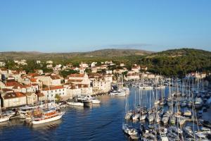 Luxury Villa Kate - in Lucice Bay with turquoise sea, Amazing Seaviews, and Heated Pool 