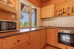 Family Friendly Kraševec Lodge - Happy Rentals