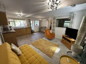 Theé Óldé Cow Shéd Cottingham, Central Location, 500 meters from Cottingham Train Station, Close to Hull & Beverly, Free Parking & WI-FI , Entire Detached Property - 科廷厄姆