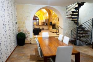 Mixel Gozitan Villa and Pool - Happy Rentals