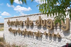 Maisons de vacances Bungalow cosy a Onzain avec piscine partagee : photos des chambres