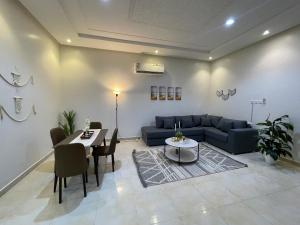 شقة انيقة غرفتين وصالة بدخول ذاتي