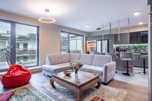 Luxury Penthouse w Garage - Budapest Centre