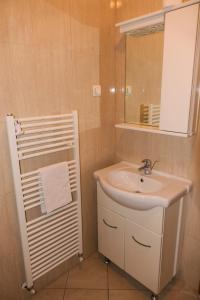 Apartments with parking space Senj - 15376