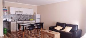 Cómodo depto en San Nicolás de los Arroyos con cochera 0341-15-675-22-36