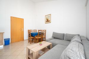 Apartments by the sea Stara Novalja, Pag - 21662