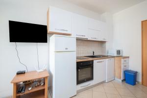 Apartments by the sea Stara Novalja, Pag - 21662