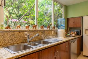 MrW Artists Atelier Orchid Oasis 3Br House