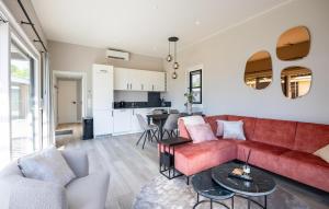 2 Bedroom Gorgeous Home In Voorthuizen