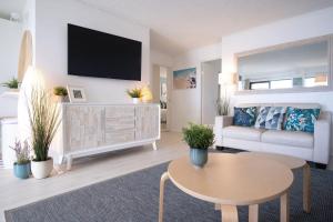 Peaceful River Front Escape Short walk to Ocean St