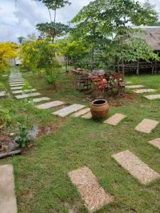 Elsewhere Bar & Resort - 罗勇