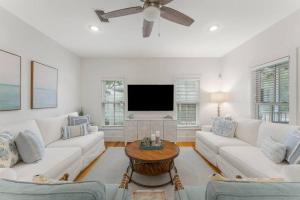 Steps to Public & Private Beach in Seacrest FL 30A, Pool, Bikes, Gear, and More!