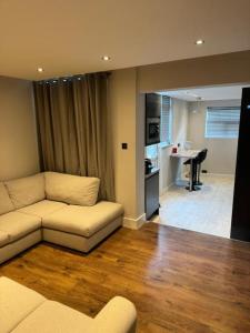 Double Bedroom in private Home- Canning Town by London Excel