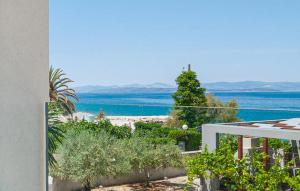 1 Bedroom Nice Apartment In Sutivan