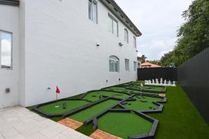LuxOasis Getaway Minigolf, Pool, Beach, Chess, Jacuzzi