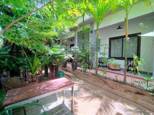 Green Home - Four Bedrooms near Angkor Wat