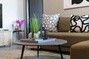 Stylish Stunner in Circa 205