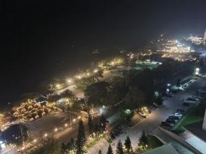Lake & Clouds Tagaytay