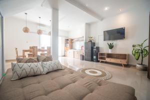Yarra Villa 2 Bed 2 Ba w Sofa Bed and Pool at Canggu Sleeps 6 ppl