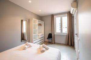21MAL1089-Magnific apartment near Sagrada familia