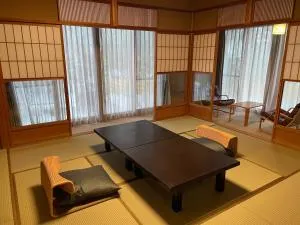 金沢湯涌温泉湯の出 - Shirayama