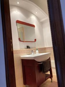 Bel appartement RDJ face piscine résidence haut standing