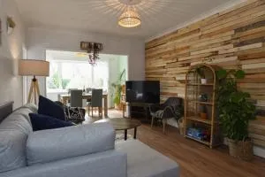 Air Maison - 2 Bed Flat with Garden Near Beach - 南海灵