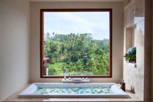 Ambara With Garden View 1 BR Deluxe Suite ZN45