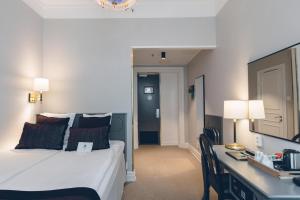 Small Double Room room in Crystal Plaza Hotel