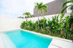 99 Villa Suite - Modern Bedrooms with Dining Area & Enormous Pool