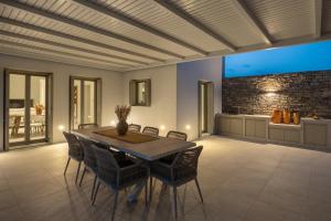 Ioli Villa in Paros with private Infinity pool