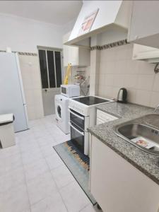 Single Room in T4 Apartment Cacilas Almada
