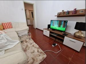 Single Room in T4 Apartment Cacilas Almada