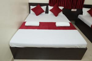 Laxminarayan service apartment