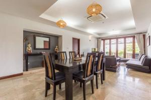 Quiet Central Seminyak 2bd 2 bath and walk to eat st