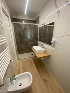 Fla Rooms - by Devona Rooms