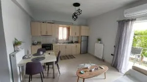 J & M Apartment - Akovítika