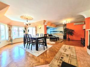 Two-Floor Sunny Apartment in City Centre