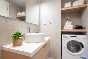 Kosmos Luxury Residences