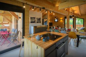 MontCriou - OVO Network