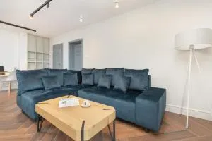 Exceptional Apartment with Charming Garden and Parking by Noclegi Renters - 格但斯克普鲁什奇