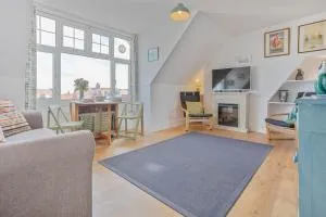 The Crows Nest - Apartment with great sea views- Crabpot Cottages Sheringham - 谢林汉姆