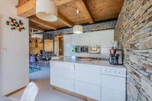 Chalets Chalet FLOCON Serre Chevalier cinema sauna jaccuzi, piscine ete : photos des chambres