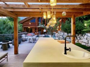 Chalets Chalet FLOCON Serre Chevalier cinema sauna jaccuzi, piscine ete : photos des chambres