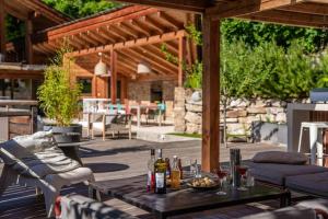 Chalets Chalet FLOCON Serre Chevalier cinema sauna jaccuzi, piscine ete : photos des chambres