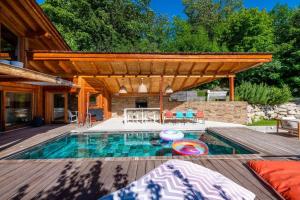 Chalets Chalet FLOCON Serre Chevalier cinema sauna jaccuzi, piscine ete : photos des chambres