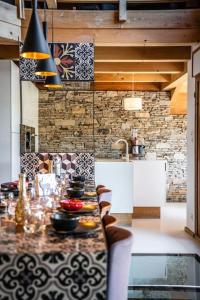 Chalets Chalet FLOCON Serre Chevalier cinema sauna jaccuzi, piscine ete : photos des chambres