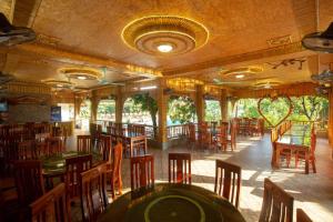 Xuan Son Lakeside Bungalow